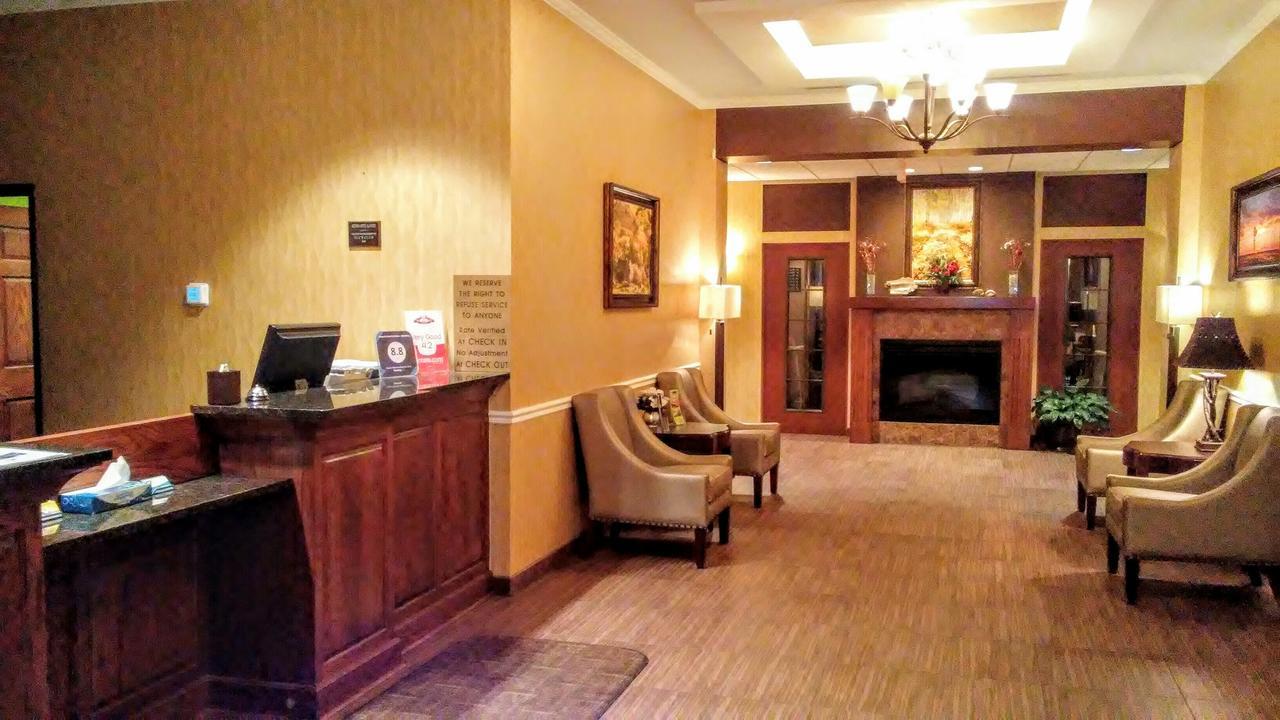 Astoria Hotel & Suites - Глендайв Екстериор снимка